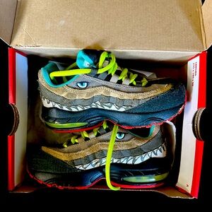 Boys Nike air max 95 Monster - good condition